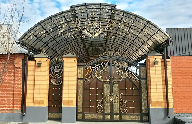 Купить или заказать ворота для дома с навесом - стильные и надежные решения для вашего участка в Александрове от 42683 руб | ВоротМастер-Лкн